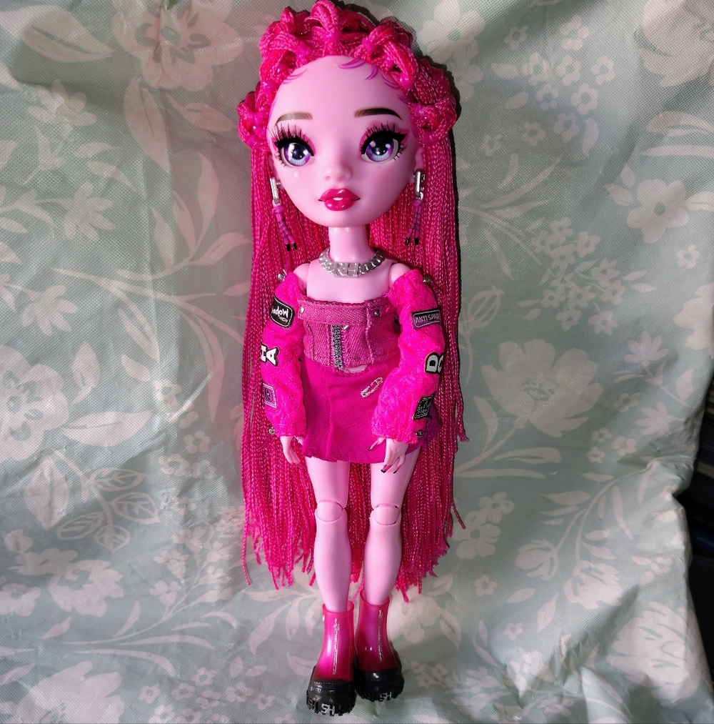 Rainbow High Pinkie James Shadow High  Series 3